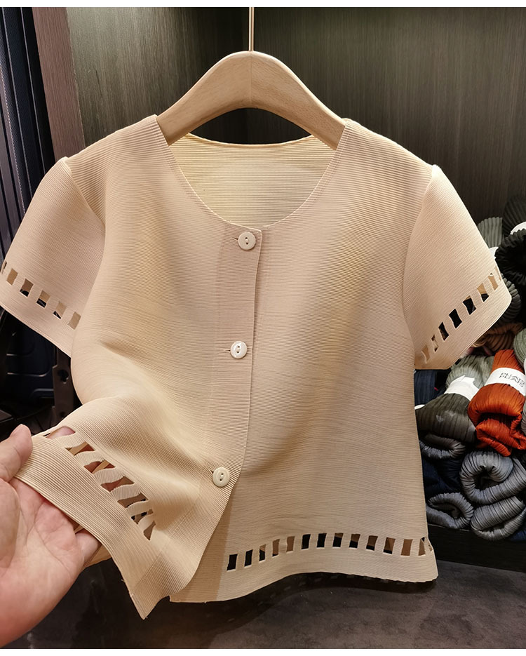Áo cardigan nữ cổ tròn tay ngắn dáng rộng khoét lỗ xếp ly — Màu đen, Màu hồng, Màu mơ chi tiết 7