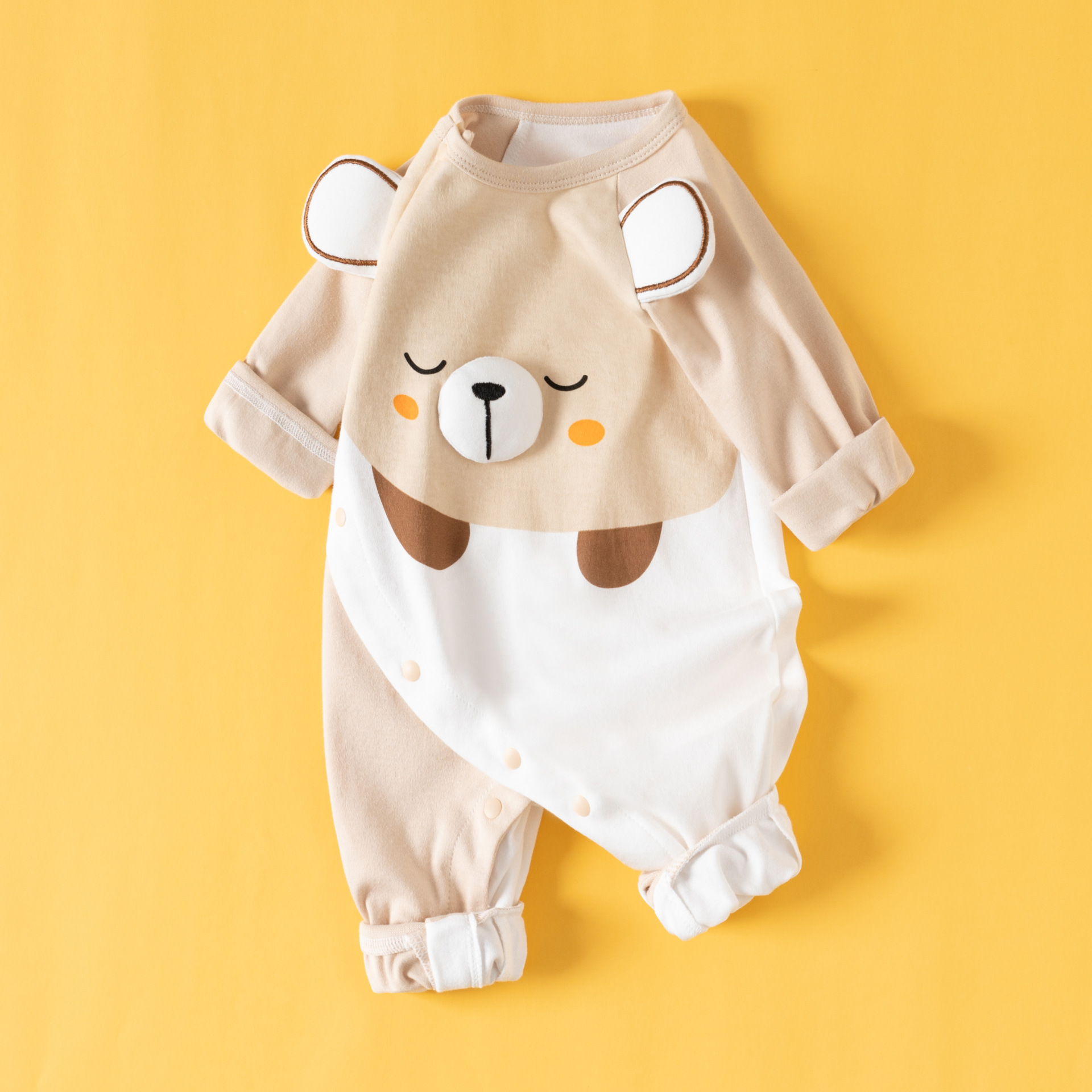 Long -sleeved little coffee bear