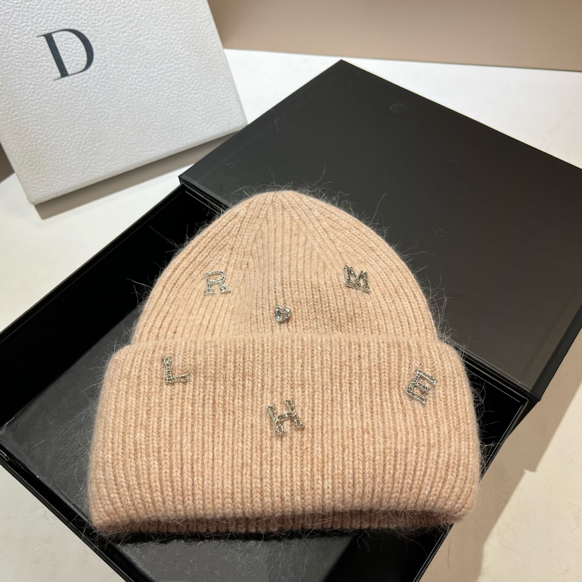 [Rabbit Hair] Winter Nordic enlarged and elongated double folded face small knitted Korean version letter warm ear_voghion.com