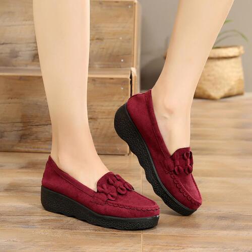 Women's Thick Sole Old Beijing Cotton Shoes with Platform and Wobble Heel, Non-slip Bead Shoes, Hotel Black Work Shoes