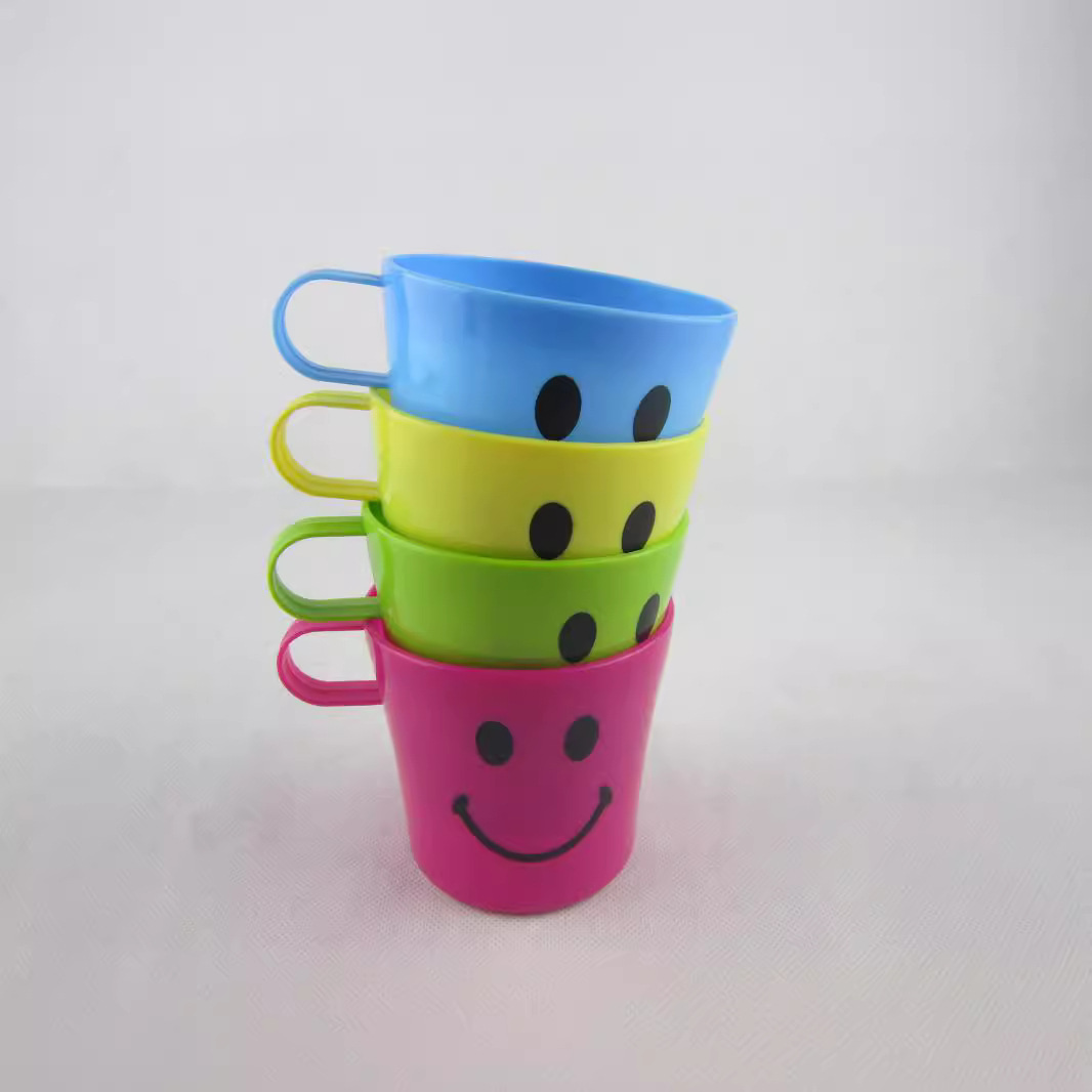 8 piezas de cara sonriente Copa PP taza de boca de plástico con mango taza de cepillo de dientes para niños Copa Europea taza de boca mini niños