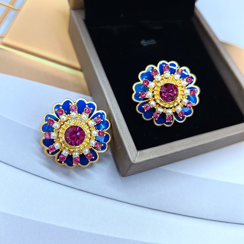 1 Pair Elegant Retro Flower Plating Inlay Alloy Artificial Crystal Ear Studs display picture 5