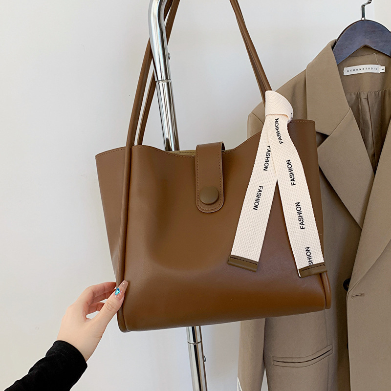 Bolsas de gran capacidad de otoño y invierno en línea, bolsas de hombro retro para mujeres 2022, nuevas moda moda, bolsas de viaje casuales