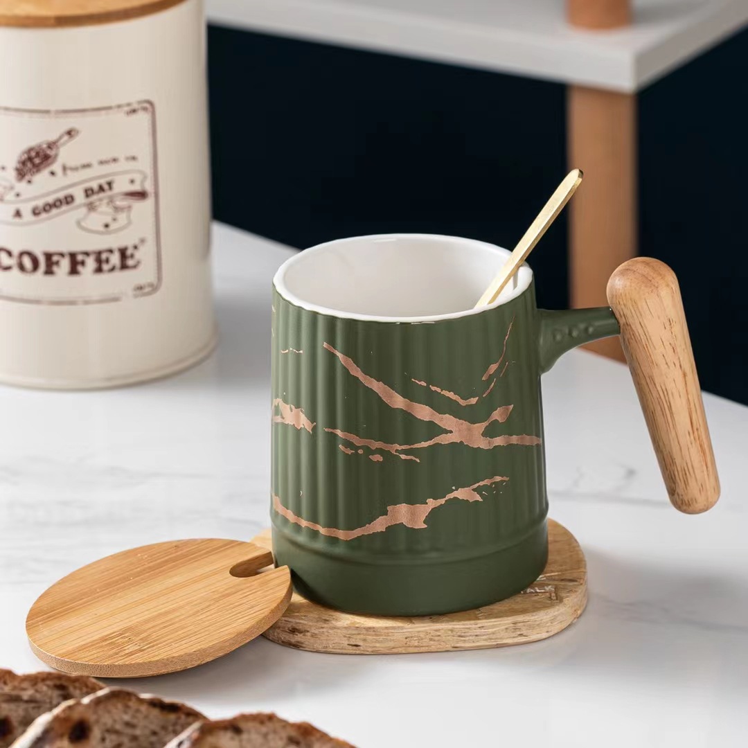 Estilo nórdico vintage mango de madera cerámica taza con tapa cuchara jaspear oro café Oficina taza agua