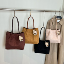 ���������ذ���Ů�����綬�¿��|�Іμ�Ů��ͨ�ڕr�����e�����