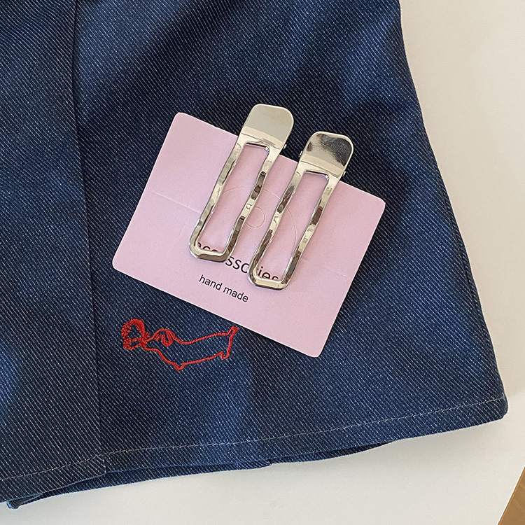 Französischer Stil, kalter Stil, Design-Sinn, Metall, silberfarbene Haarnadel, einfacher All-Match-Entenschnabel-Clip, Pony-Seitenclip für Frauen_voghion.com