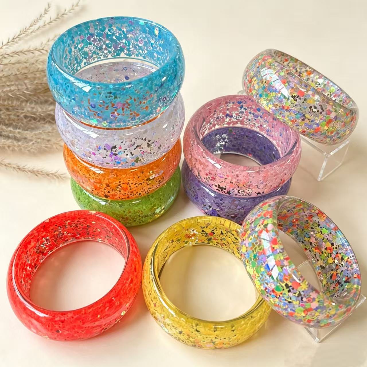 European and American Cross-Border Fashion Colorful Sequin Resin Bracelet Large Circle Ring-Shaped Elegant Bracelet Personalized Women's Bracelet
