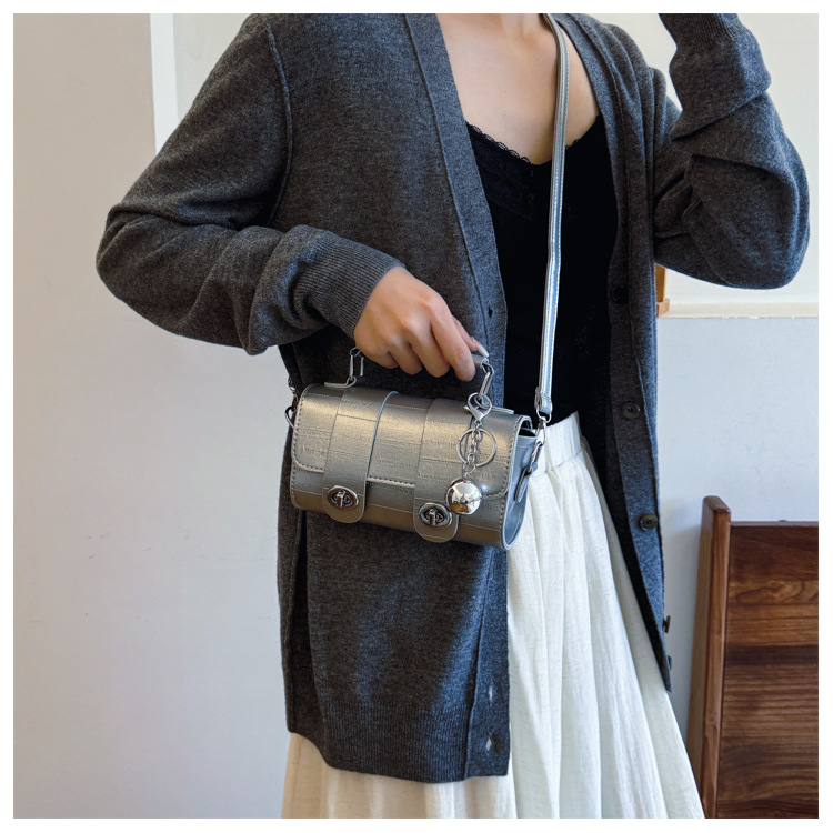 A trendy soft leather round bag for women, a new autumn/winter 2024 collection, stylish and versatile, single-shoulder crossbody bag for work undefined