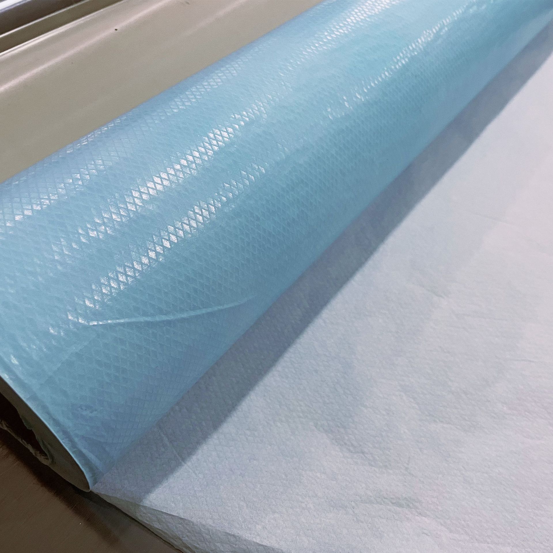 山东医用淋膜木浆纸pe拒水 覆膜纸 用于检查垫单围嘴马桶垫