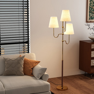 French Antique Floor Lamp with American Retro High-end Living Room Sofa Bedroom High-value Vertical Table Lamp