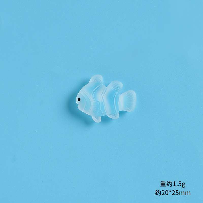 Gradient blue fish