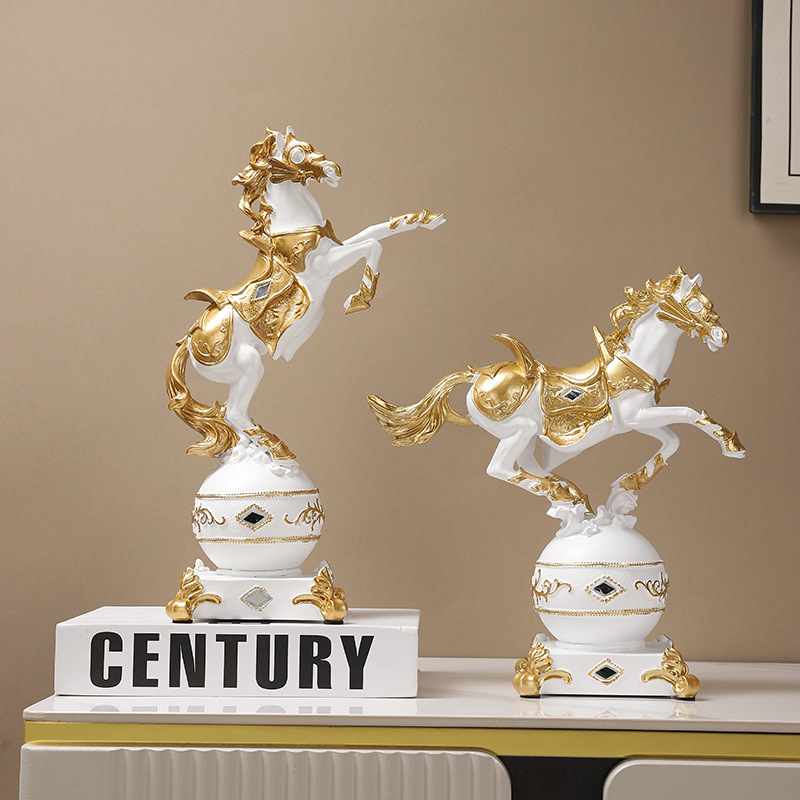 Horse to Success Ornaments Immediate Wealth Resin Crafts Home Living Room Entrance Wine Cabinet Office Decorations