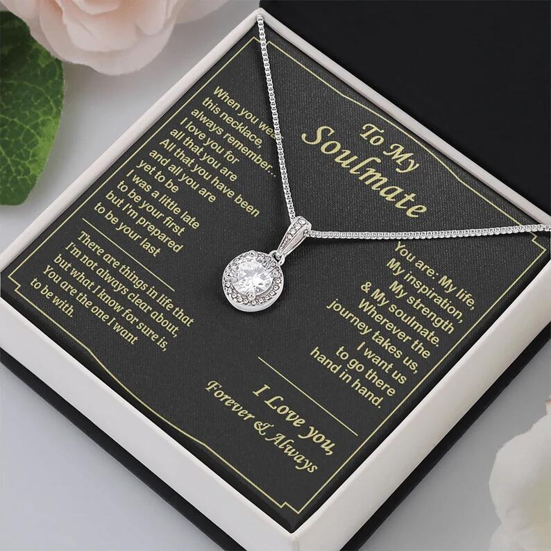 Banquet Occasion Metal Material Luxurious Round Metal Inlay Artificial Diamond Women's Pendant Necklace