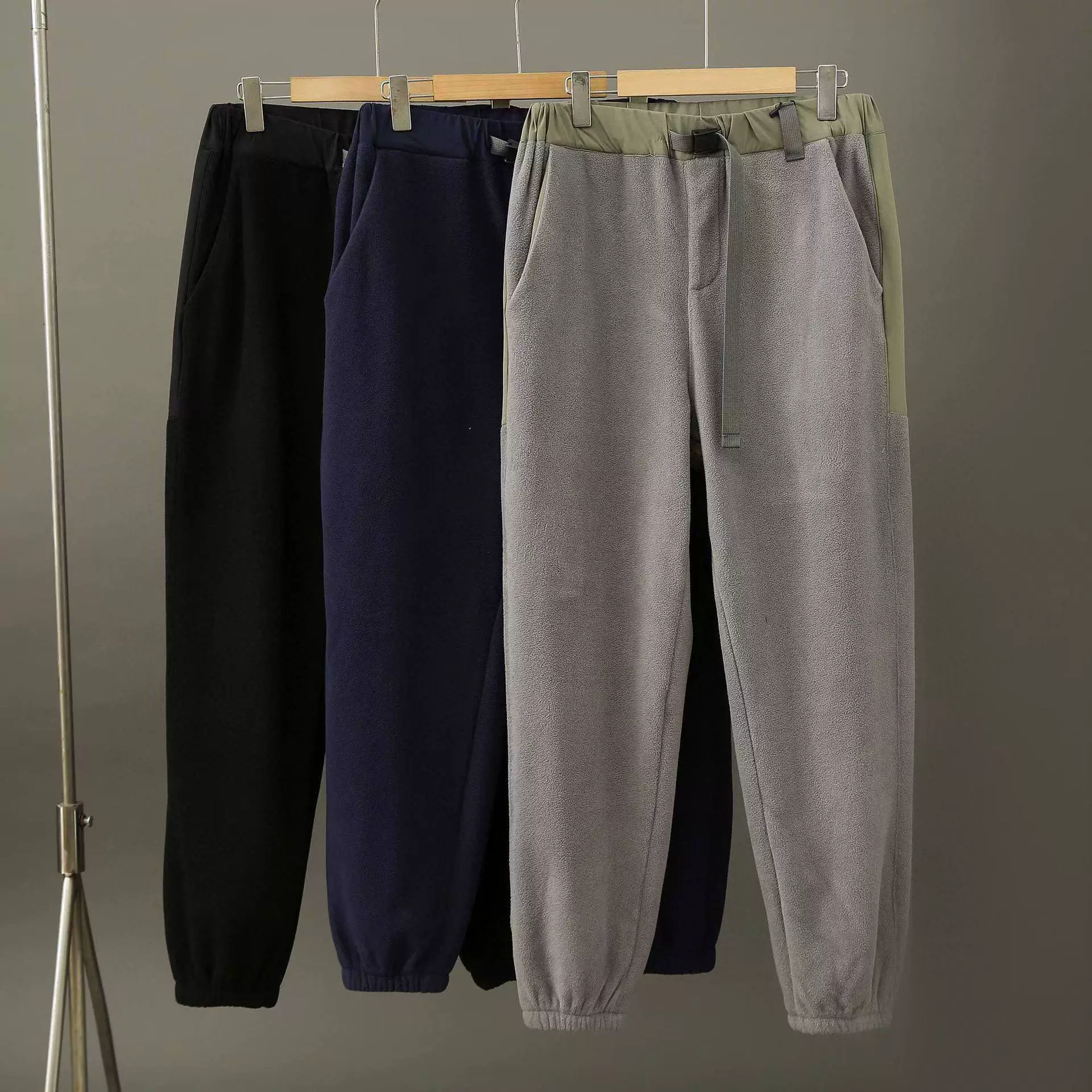 Штаны в стиле «островной» кантри! Унисекс, для активного отдыха, с трехмерным кроем, теплые, двусторонние, из флиса, с дополнительной флисовой подкладкой.