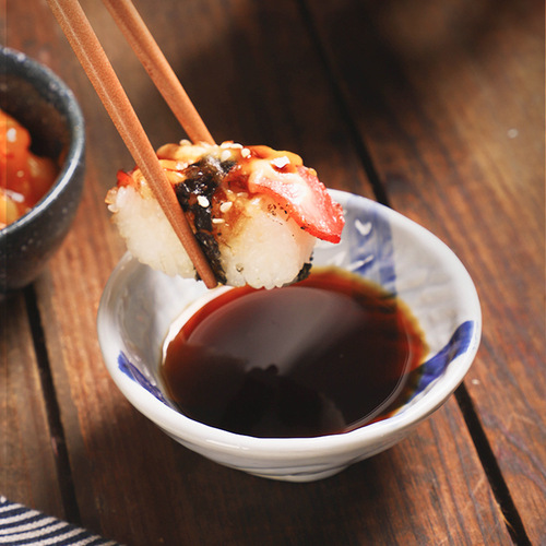 Cross-border Japanese ceramic condiment dish, creative cooking sushi sauce vinegar dish, household salad tomato dipping snack dish