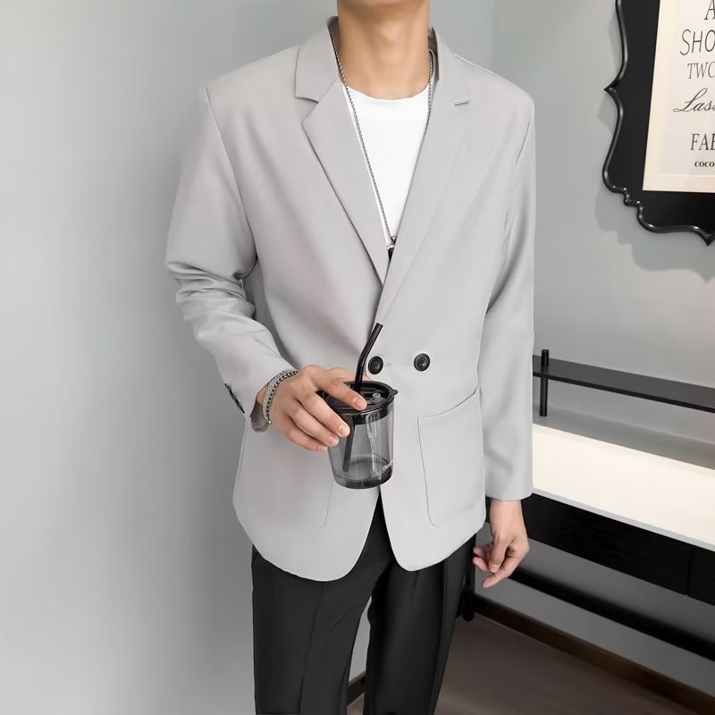 2026年新款西服外套男春秋季薄款防晒服男士休闲中青年纯色小西装