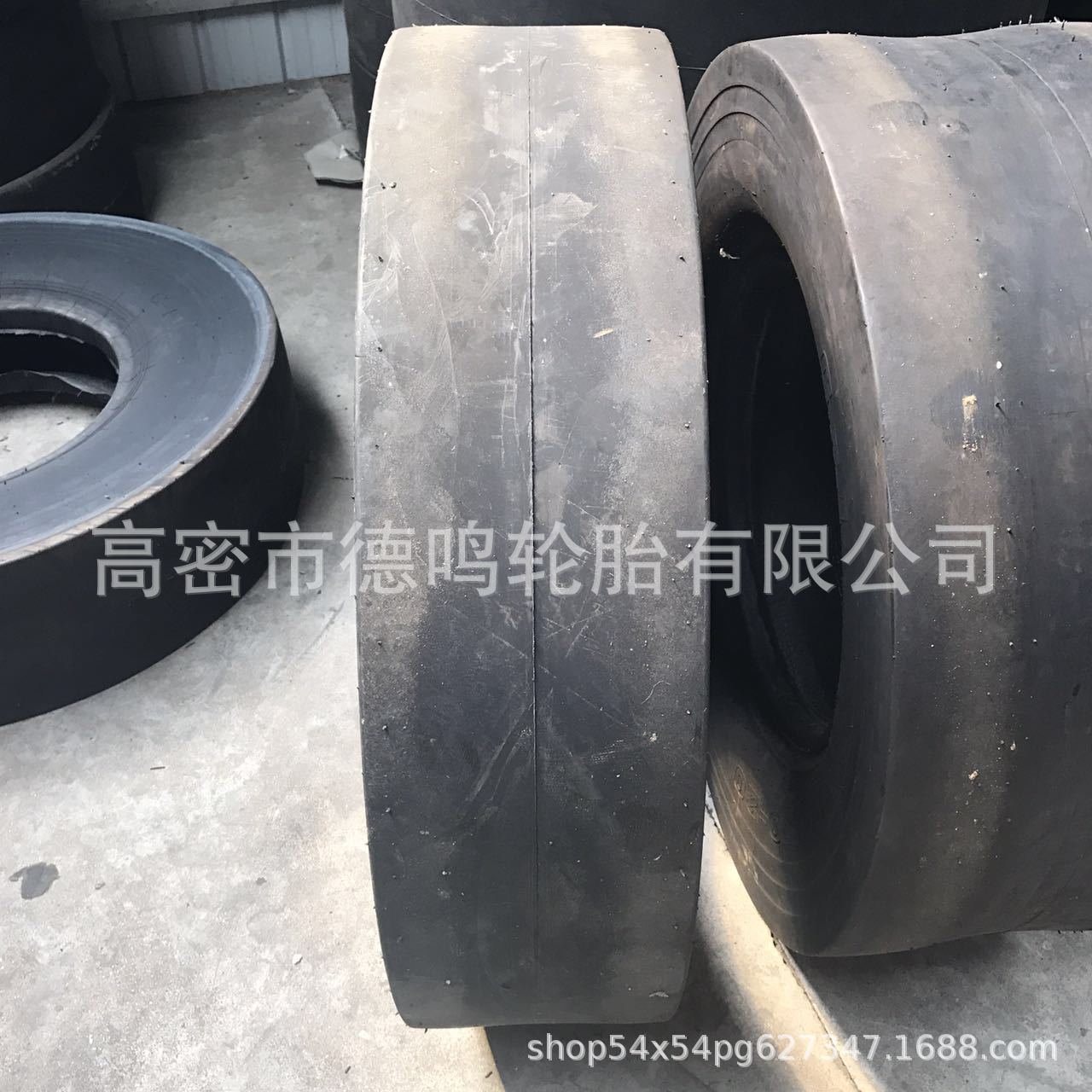 Suministro de maquinaria de construcción brillante 900/1100-20 neumático de rodillo de goma 9.00-20