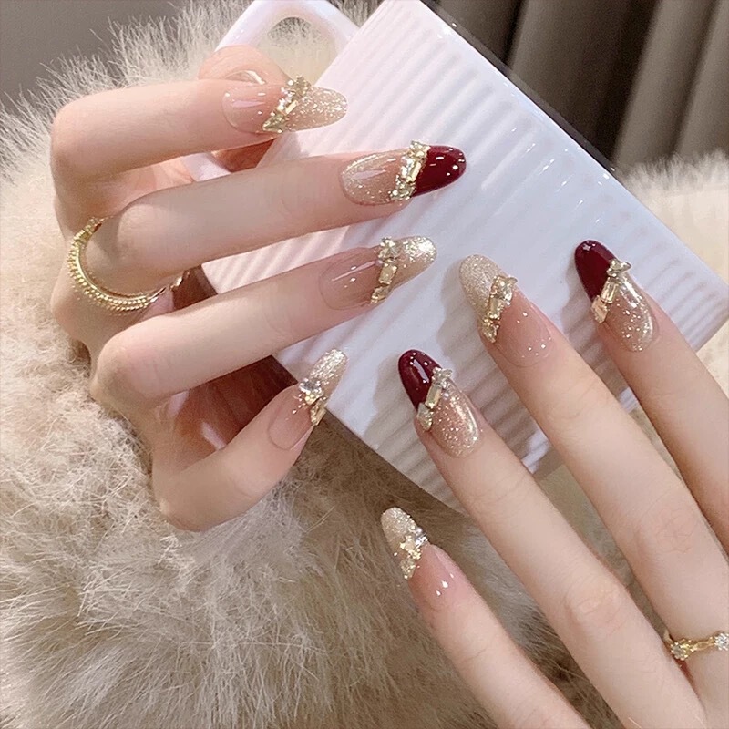 Cat-Eye Handmade Wearable Nails 2026 New High-End Red Medium-Length Bridal Wedding Nail Stickers