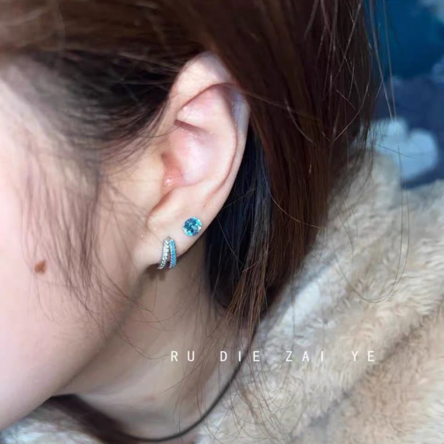 Blue Titanium Steel Ear Bone Stud with Ultra-Shiny Crushed Ice Blue Design, Ins-Style Blue Ear Bone Ring with Stacked Ear Studs