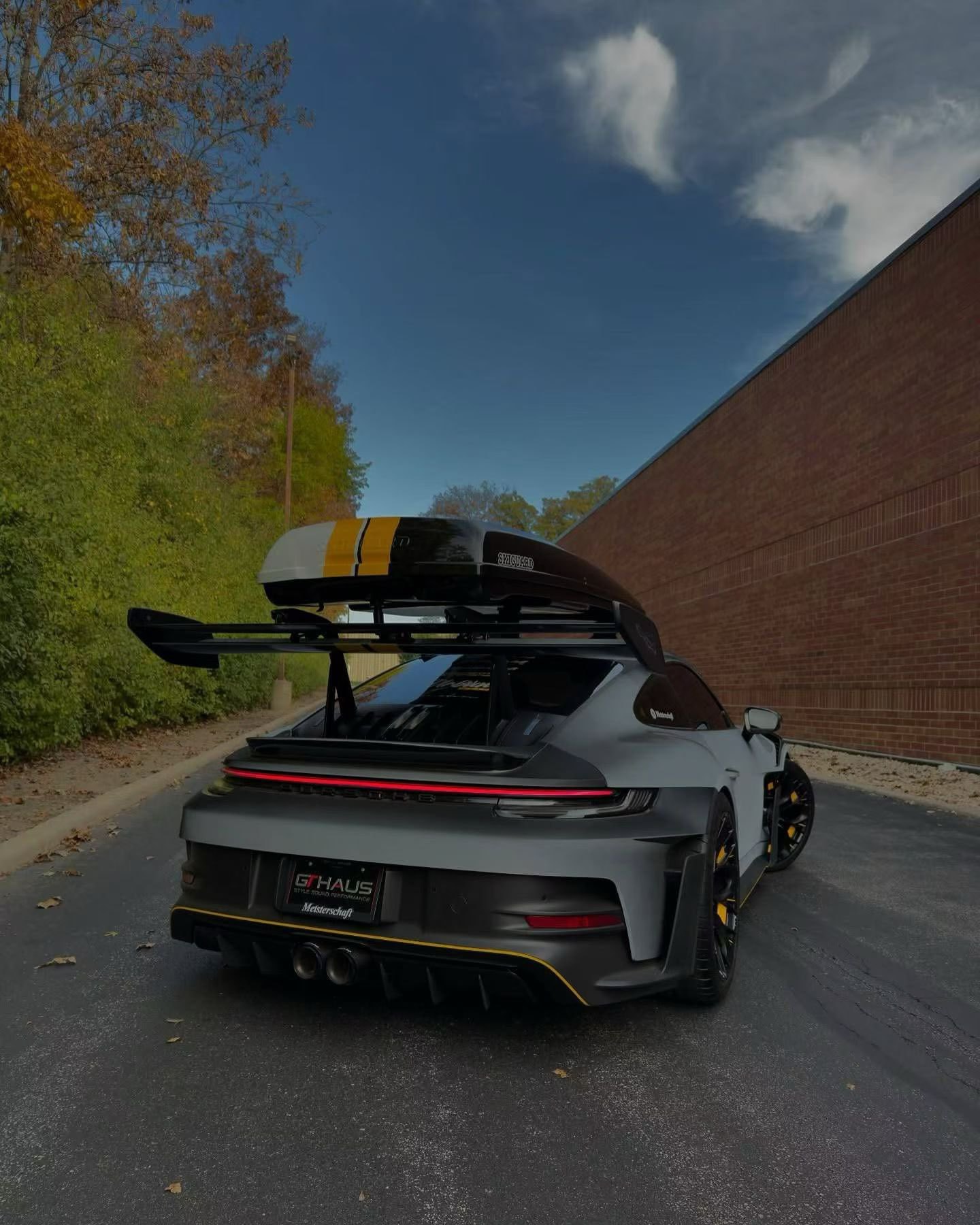 Car Color Change Film, Full Vehicle Body Tpu Wrap, Car Wrap Film, New Popular Satin Texture, Eclipse White to Black