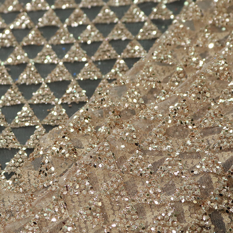 Fabricante nuevo triángulo espumante sequinilla pulverizado oro polvo de poliéster tela de vestido de boda