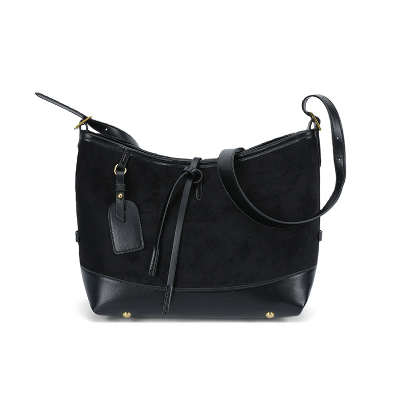 Bolsos de brazo lujosos transfronterizos para mujeres 2025 invierno nuevo estilo de moda de transporte de viaje bolso de hombro empalmado de moda mochila
