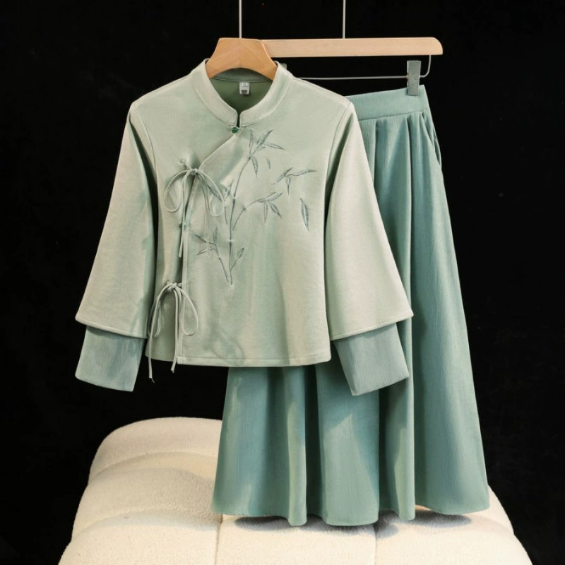 В наличии Новый улучшенный комплект из двух предметов в китайском стиле Cheongsam из оленьей кожи и бархата в стиле ретро - нефритовый бамбук.