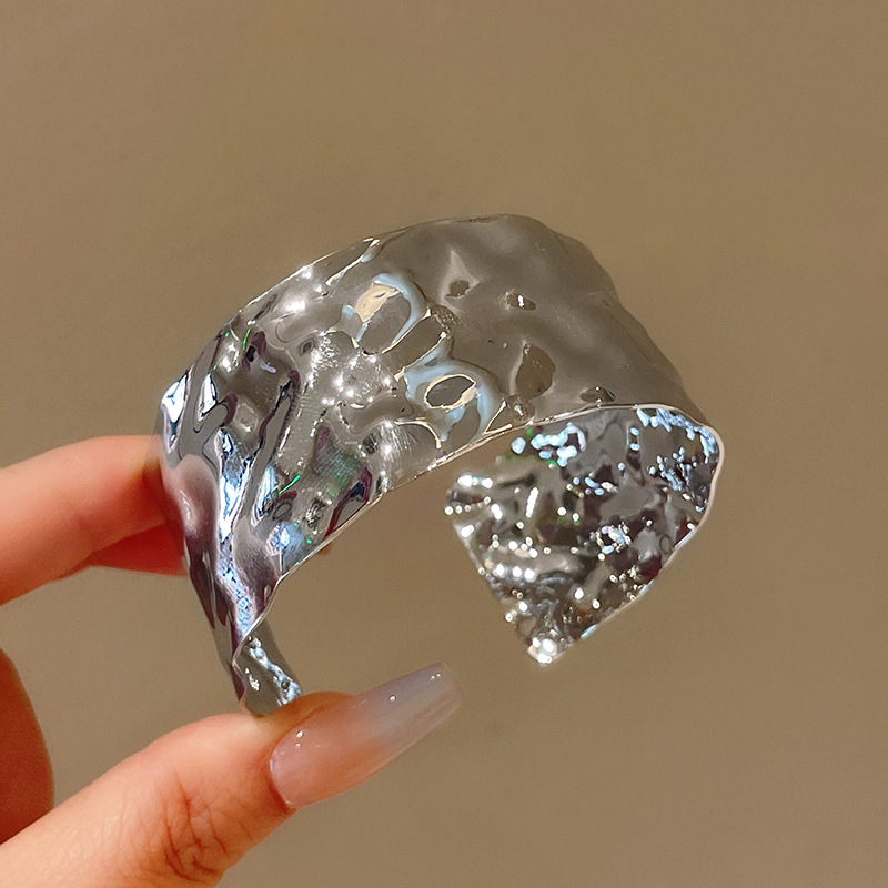 Overdrijving Nieuwigheid Ontwerp Onregelmatig Legering Groothandel Brede Armband Armband display picture 3