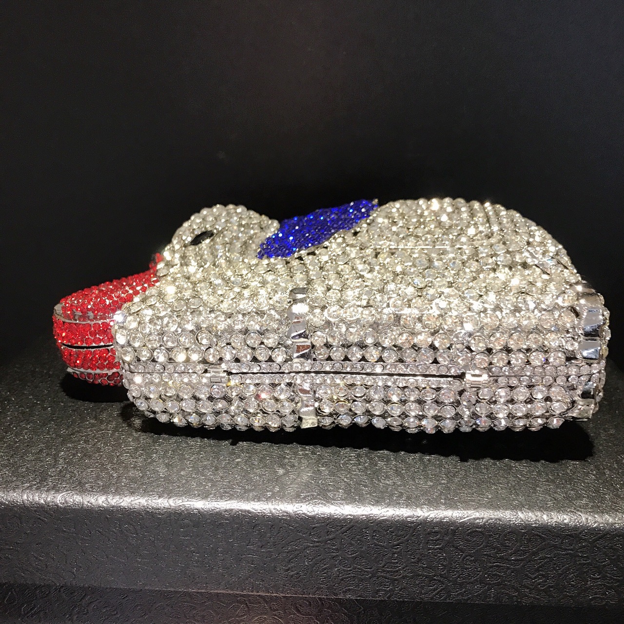 Túi clutch dạ hội hình voi 3D đính đá pha lê phong cách Âu Mỹ — kim cương vàng trên nền vàng chi tiết 3