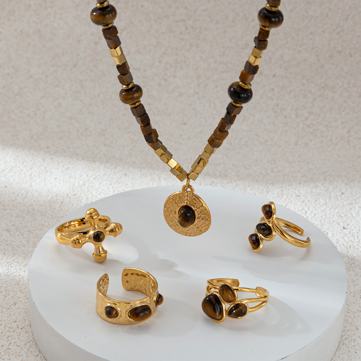 Collar de piedra natural de Tai Na Europa y los Estados Unidos lujo ligero nicho versátil conjunto de joyas de piedra natural de ojo de tigre acero titanio no se desvanece