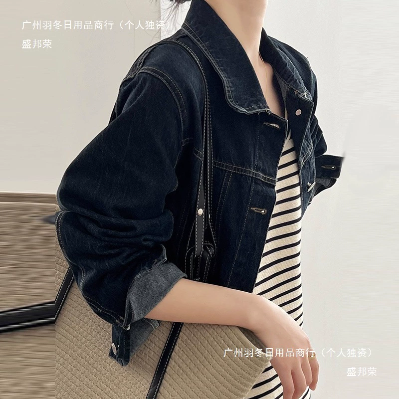Винтажная джинсовая куртка для женщин, весенне-осенний дизайн, нишевый короткий топ, свободный крой для миниатюрных фигур, повседневная байкерская куртка с отложным воротником.
