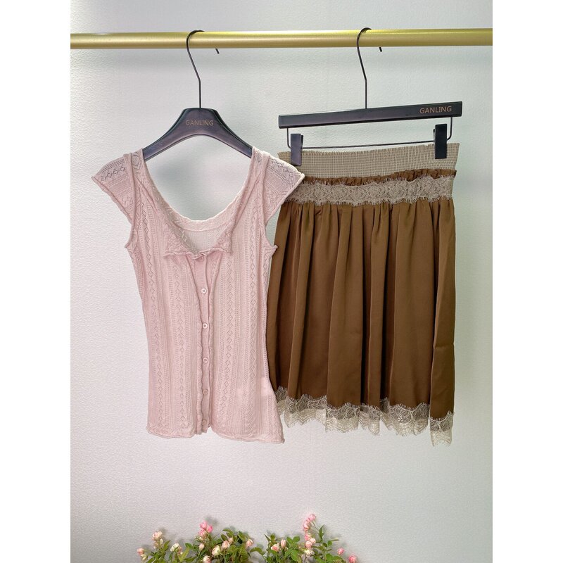 Zhong*Xi's Same Style~ Girly Light Pink Knitted Hollow-Out Textured Top and Brown Lace Trim Skirt Zhong*Xi's Same Style~ Girly Light Pink Knitted Hollow-Out Textured Top and Brown Lace Trim Skirt