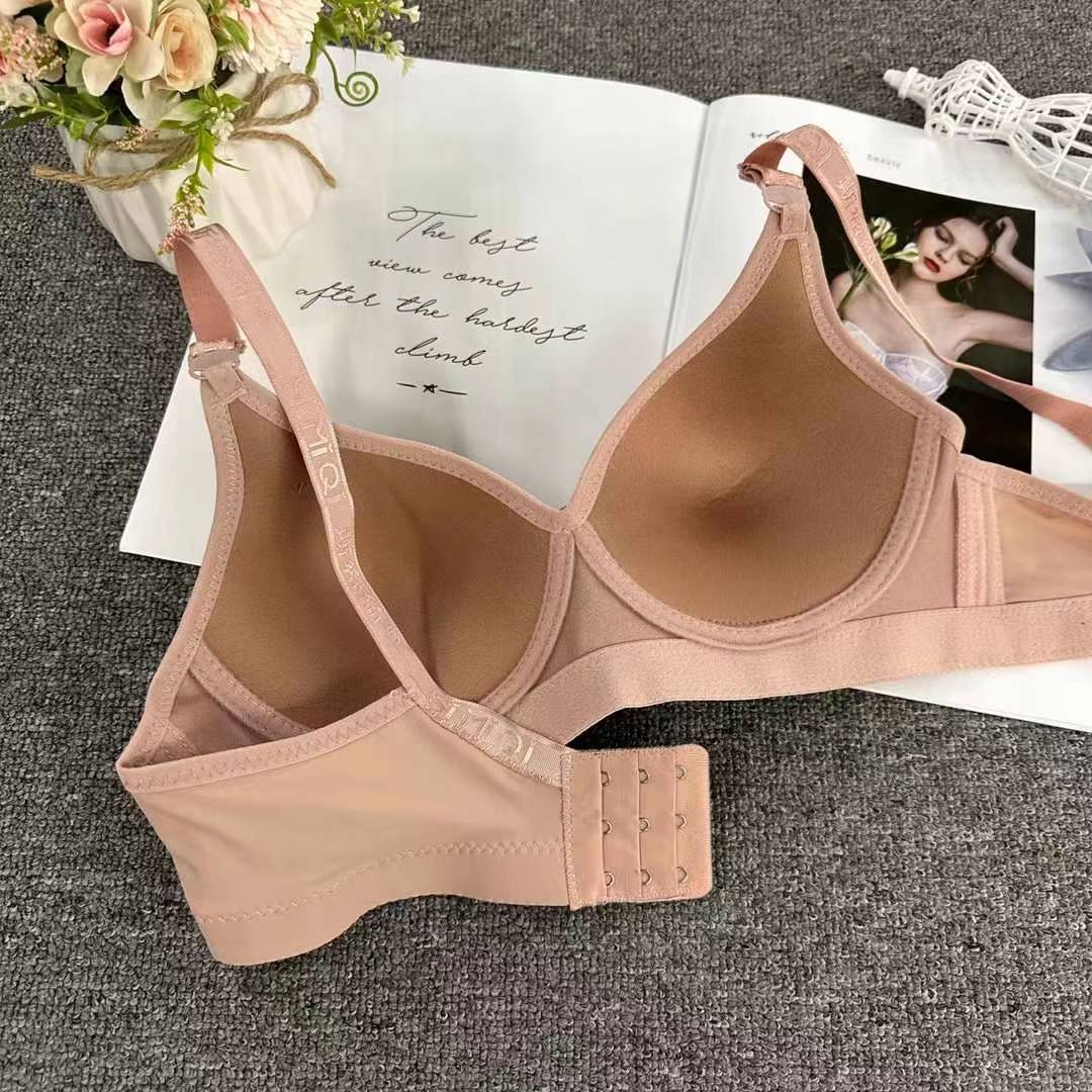 Bra de ropa interior de madres transfronterizas delgado de mediana edad sin anillo de acero cómodo bra de algodón agrupado grande bra al por mayor