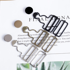 Denim maternity overalls with adjustable metal gourd-shaped suspenders—women's clothing featuring a versatile, day-to-day adjustable buckle.