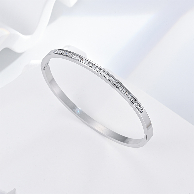 El nicho de lujo ligero no se desvanece, la pulsera de anillo de oro de arena, la tendencia, la pulsera de acero de titanio de todo fósforo, la pulsera de acero de titanio de estilo retro europeo y americano