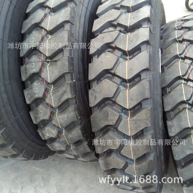 1000R20汽车轮胎钢丝胎中短途货车自卸车驱动轮花纹