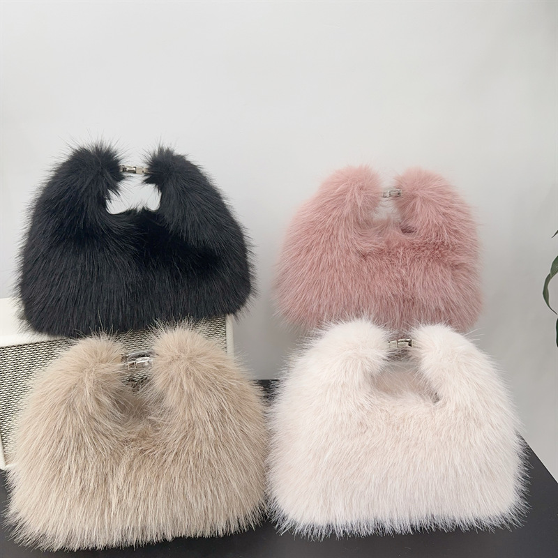 Women's Bag autumn and winter fox fur lunch box bag hand held dinner bag temperament furry bag high grade plush underarm bag_voghion.com