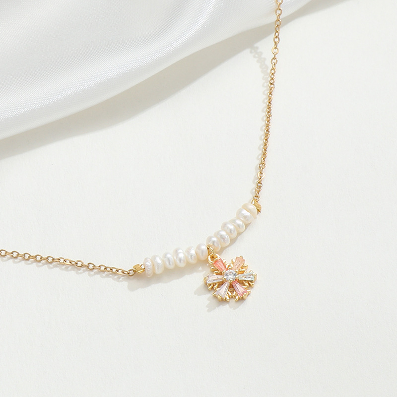 Simple Style Flower Copper Inlay Artificial Pearls Zircon Pendant Necklace 1 Piece