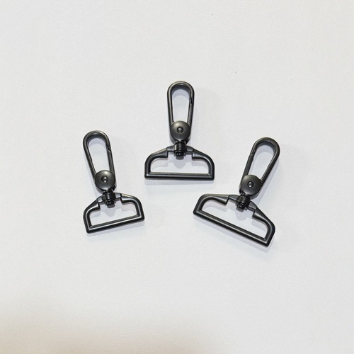 Electrophoresis black round dot large plate buckle dog buckle webbing buckle bag rotating snap hook handbag luggage hook buckle spring ring