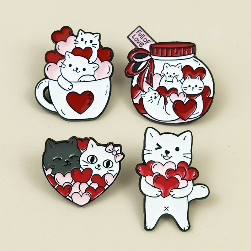 Cute Heart-Shaped Cat Couple Brooch, Creative Versatile Metal Badge, Cartoon Animal Valentine's Day Clothing Accessory