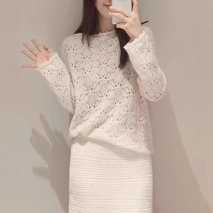 E家女装2026春季新款甜美温柔风钩花镂空毛圆领套头针织衫上衣女