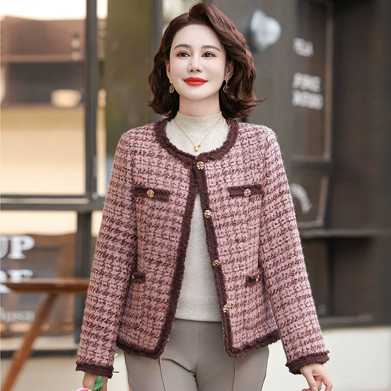 Мама весна и осень маленький ароматный ветер куртка короткий иностранный дух 2025 новый средний и пожилой женский осенний и зимний модный кардиган топ