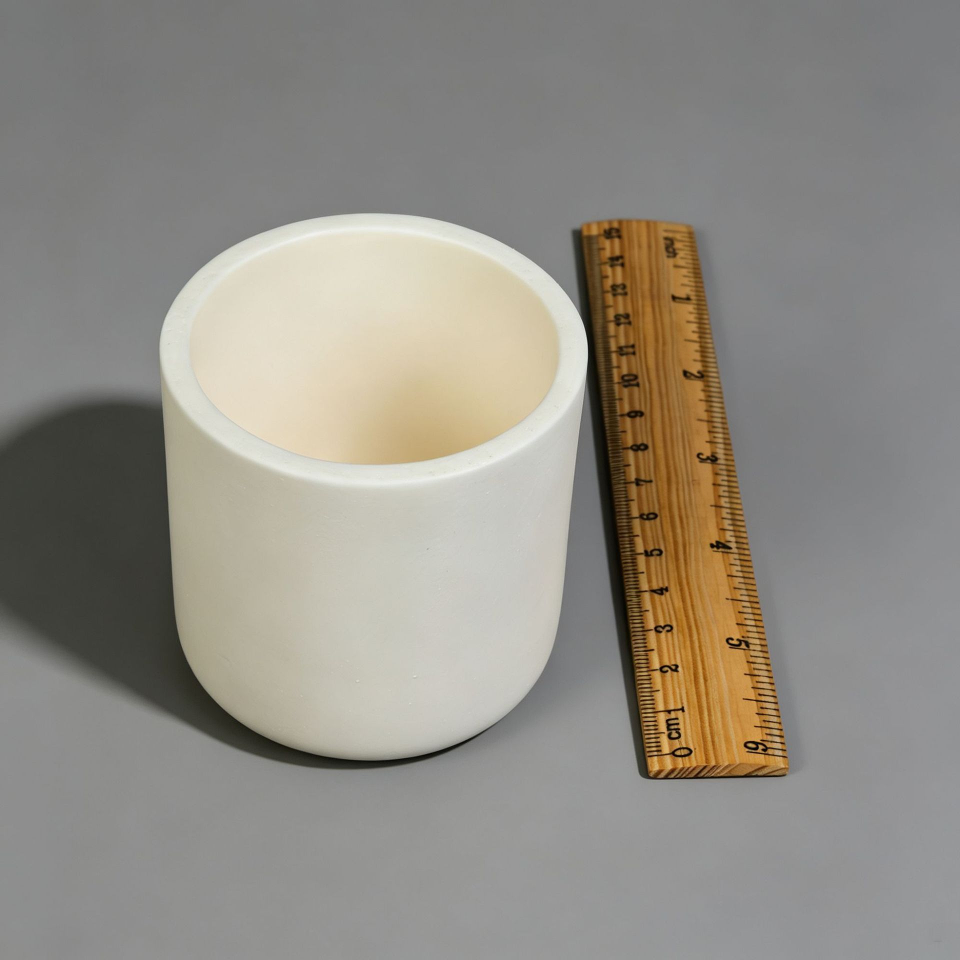 Ventas de fábrica de óxido de aluminio 99 porcelana crisol cilíndrico crisol cilíndrico grande 99% crisol de corindón óxido de aluminio