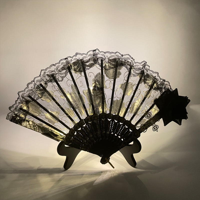 Nuevo abanico de encaje rosa con luces LED, regalo de boda, accesorio para el Festival Qixi, abanico plegable de estilo chino