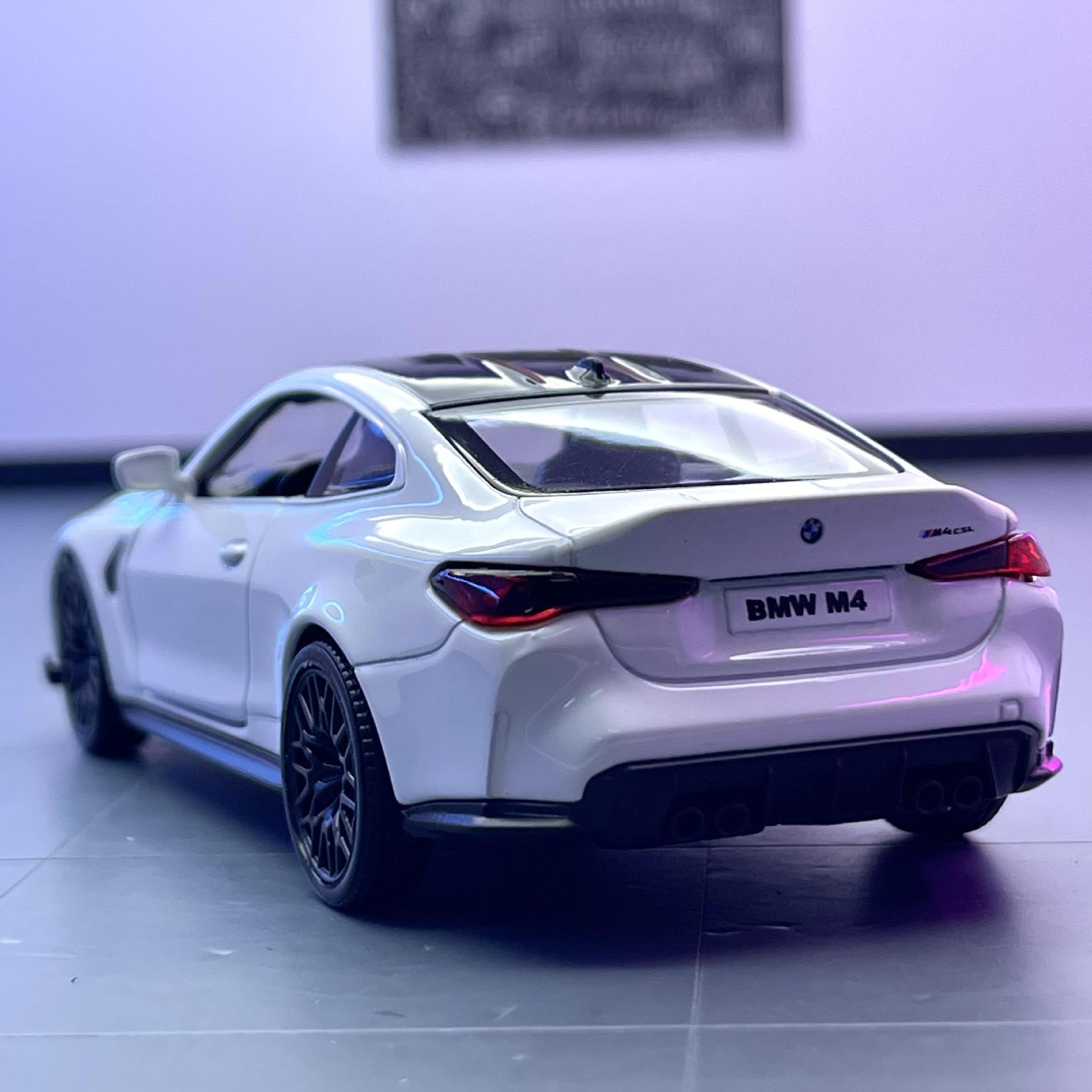 Ma Keyao Modelo de coche de aleación 1:36 BMW M4 CSL Coche deportivo Take Force Juguete para niños Modelo de apertura de puerta de coche Adornos