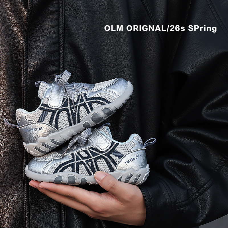 Zapatos de entrenamiento para niños de verano 2026 zapatos deportivos de malla cómodos para niños zapatos blancos de moda