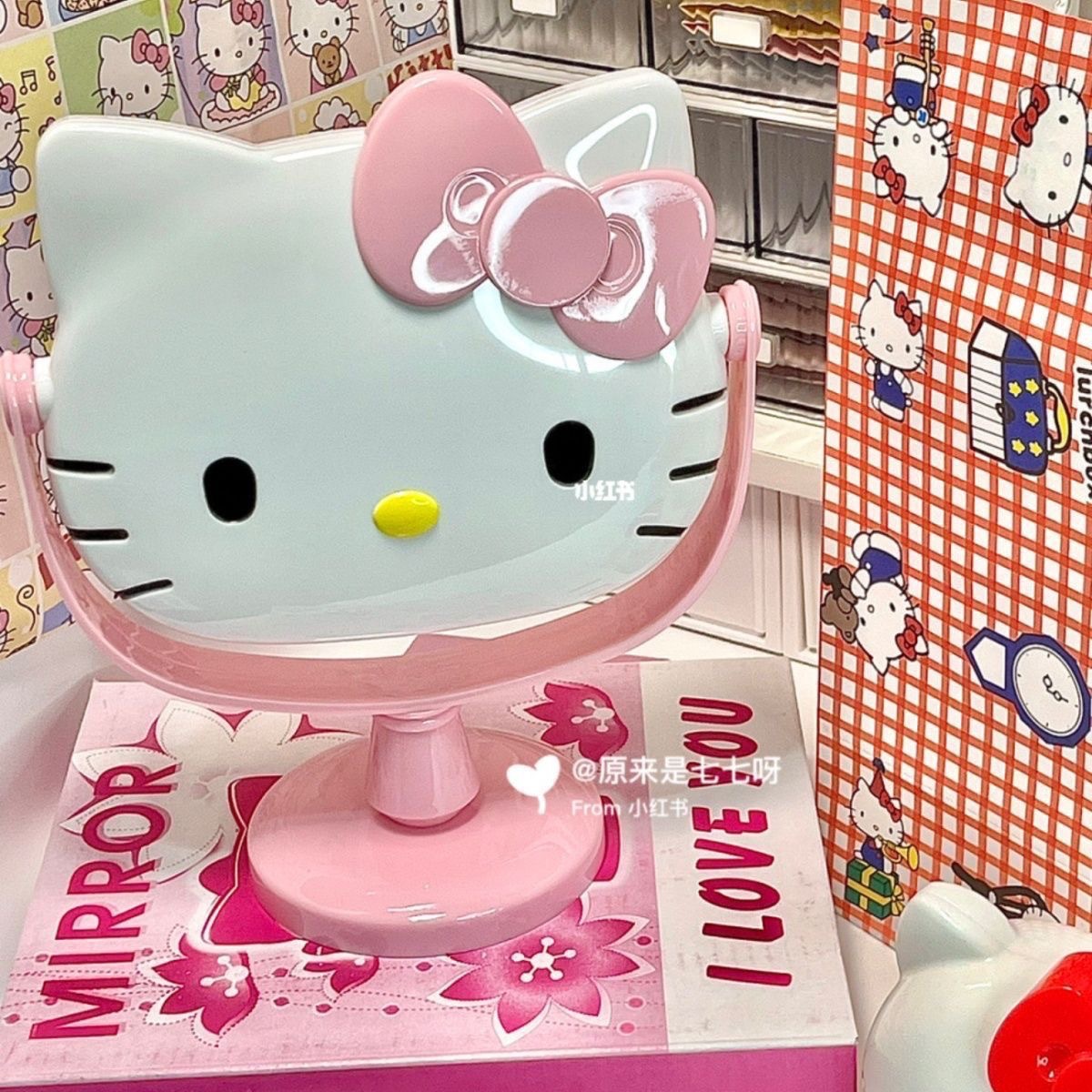 赤い本と同じかわいいハローキティ化粧鏡デスクトップ実用寮から親友へのプレゼント
