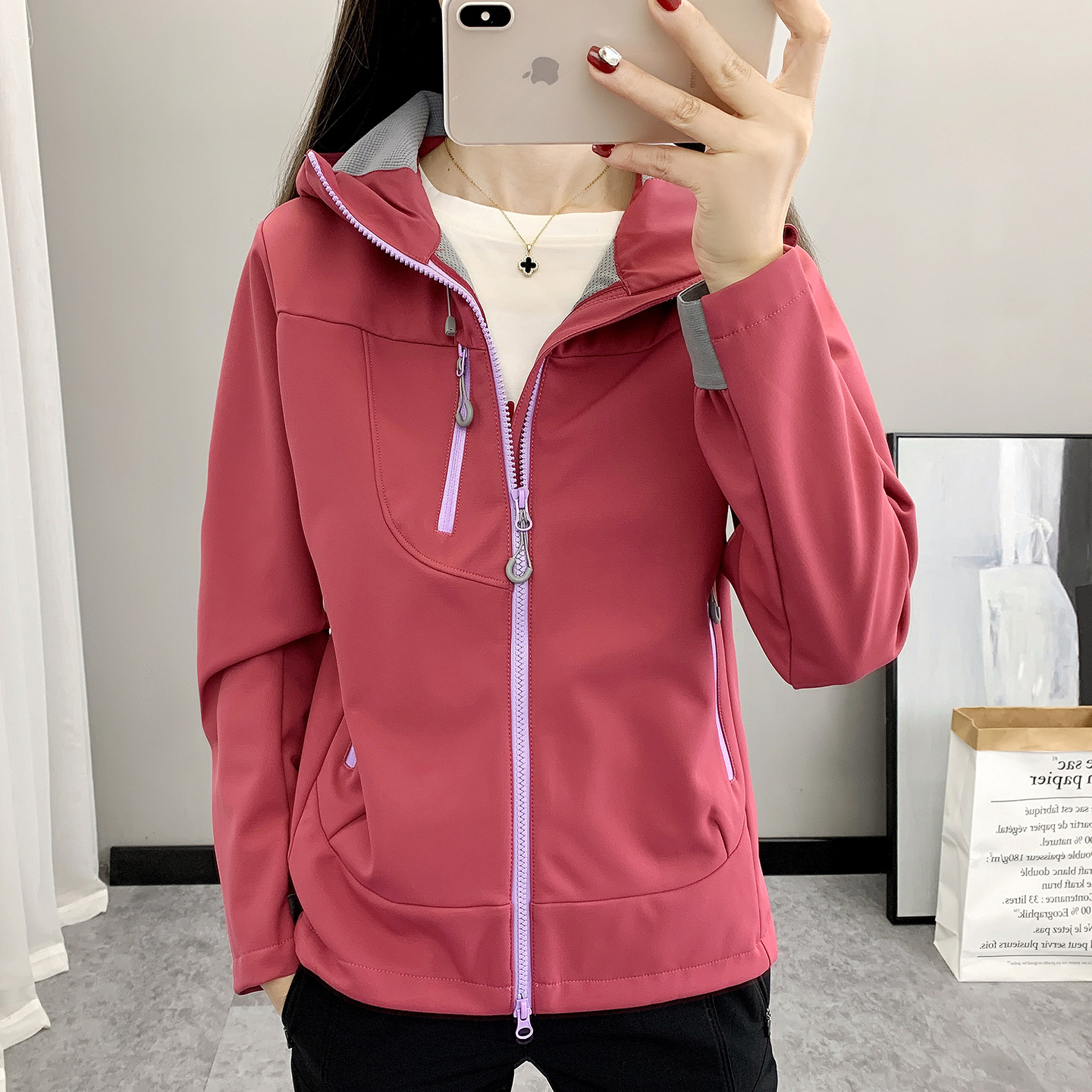 Soft Shell Jacket for Women in Autumn and Winter Outdoor Windproof and Waterproof Fleece-Lined Warm Iluo Pink Dopamine Hiking Mountaineering Work Jacket
