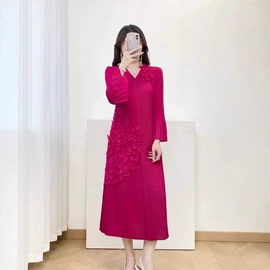 大码连衣裙;大码休闲套装;大码外套