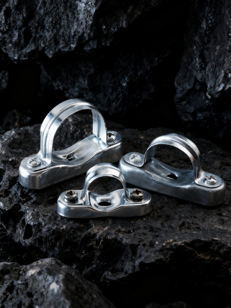 Galvanized National Standard Thickened Wall-Mounted Pipe Clamp Bracket Fixed Saddle Clamp for Surface Mounting